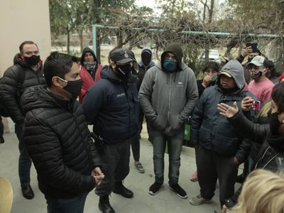 Escándalo en Mariano Moreno: brutal agresión al intendente Javier Huillipan