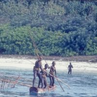 Turista entra sin permiso a una isla remota y da refrescos a una tribu aislada; ya fue detenido