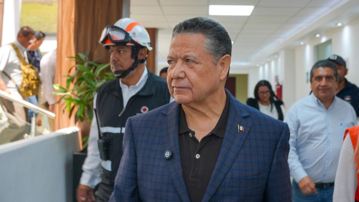 El gobernador de Hidalgo, Julio Menchaca