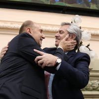 Tras el duro "escrache" contra Perotti, Fernández advirtió: "No debemos tolerar a los violentos"