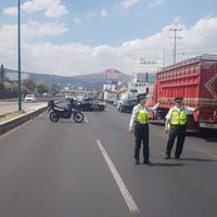Indígenas bloquean cinco carreteras de Michoacán; exigen un alto a la represión y criminalización