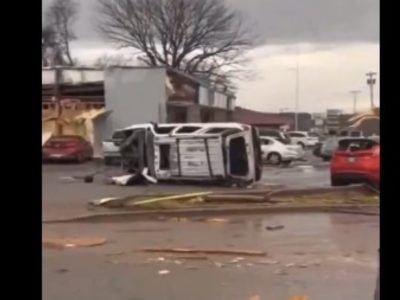 Al menos seis muertos tras el paso de varios tornados por Tennessee, Estados Unidos