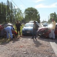 Ataque de furia: choque y destrucción de una ambulancia en Neuquén
