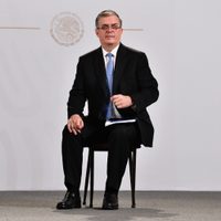 Ebrard declara "muerta" a la Iniciativa Mérida; México busca nueva estrategia