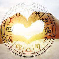 Mayo trae sorpresas del corazón: si sos de estos 3 signos, preparate para un giro en el amor