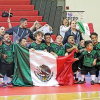 Selección de Futbol Talla Baja: Pasos cortos, pisadas fuertes... y mucha pasión