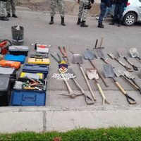 La policía secuestró una importante cantidad de herramientas en un allanamiento en Neuquén