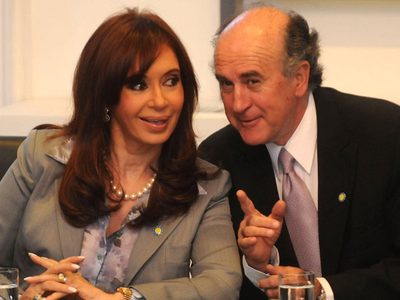 “Si no fue Mahiques, ¿quién la presionó?”: Parrilli salió a bancar a Cristina y cuestionó a Figueroa
