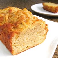 Budín con solo una manzana, un huevo y algo más: mirá cómo prepararlo y rendí tu plata y tiempo al máximo
