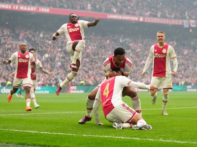 Los mexicanos Santi Giménez y Edson Álvarez anotan gol en el Ajax contra Feyenoord (Video)