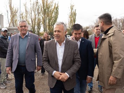 Un intendente del PJ se cortó solo y unificó elecciones