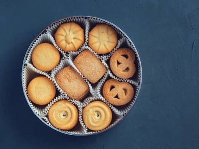 No las tires: con latas de galletas vacías, creá este proyecto ideal para colocar en la puerta de tu casa
