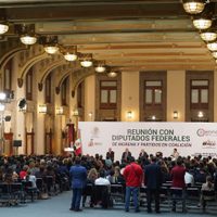 AMLO agradece a diputados de Morena, PT y PVEM por aprobar sus reformas