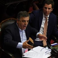 Después del "cacerolazo", diputados de la oposición piden impuestos para los altos magistrados