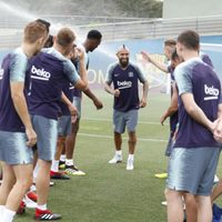El futbolista Arturo Vidal realiza su primer entrenamiento con el Barcelona