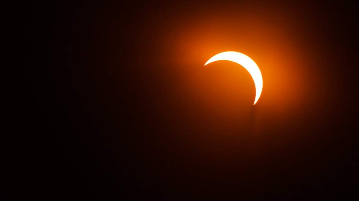 Eclipse total de sol. Fuente: (Twitter)