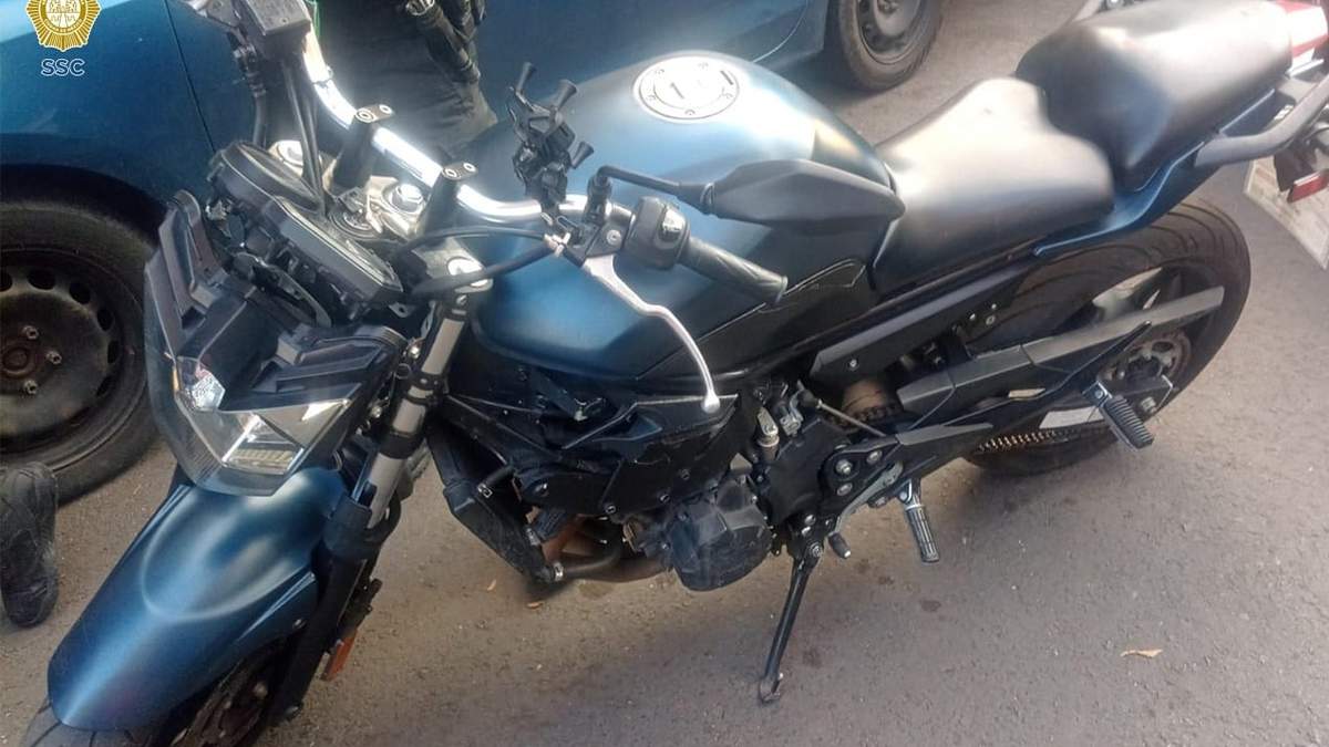 Motocicleta en la que pretendió huir el presunto agresor