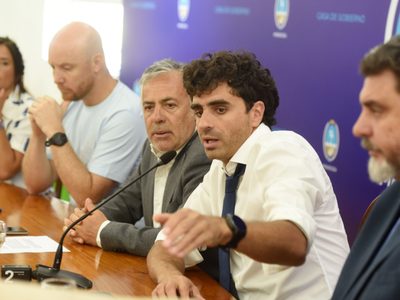 Natalio Mema se pone la camiseta de la renovación cornejista y se anota por la gobernación