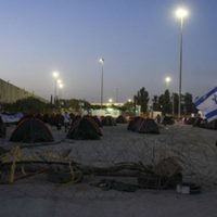 Tras cuatro meses de guerra, Netanyahu se empeña en una “victoria absoluta” y apunta al sur de Gaza