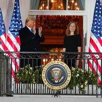Senado de EU confirma a la jueza Amy Coney Barrett
