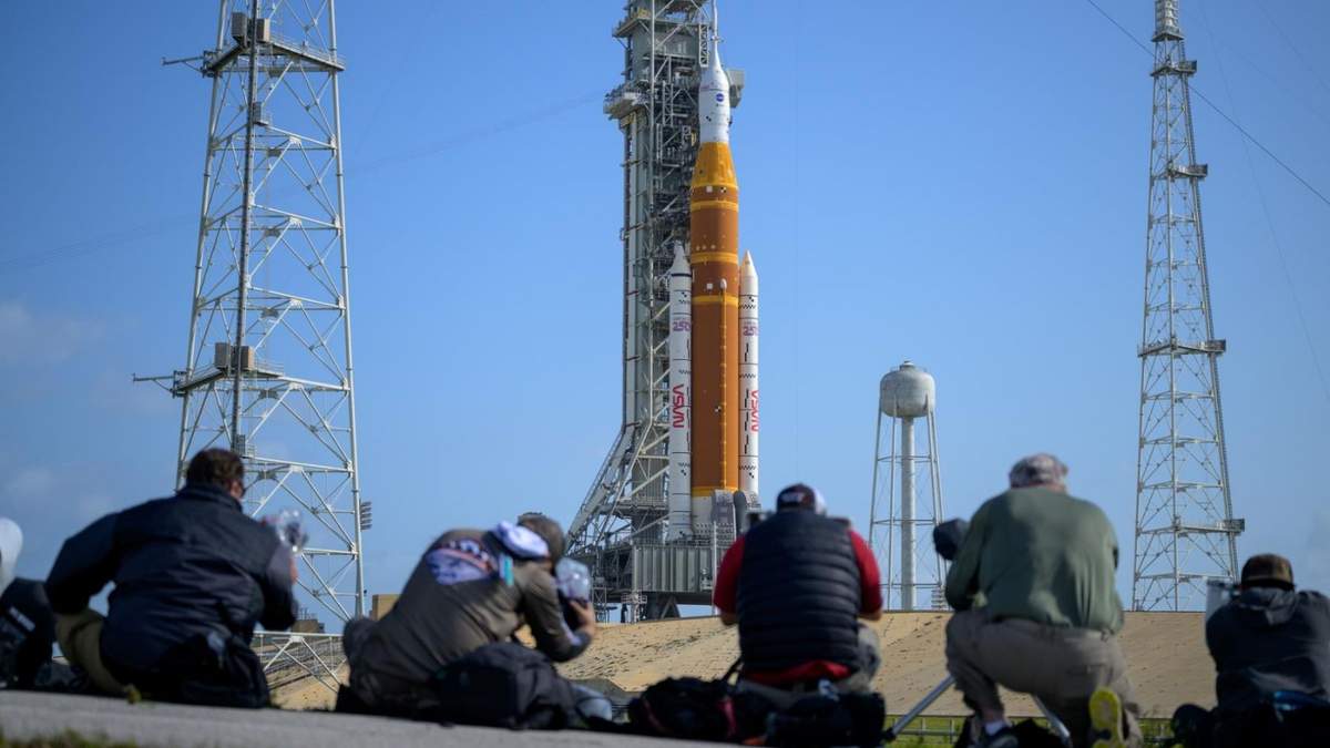 La misión Artemis 2 permitirá evaluar sistemas del programa espacial antes de futuros descensos en la superficie lunar.