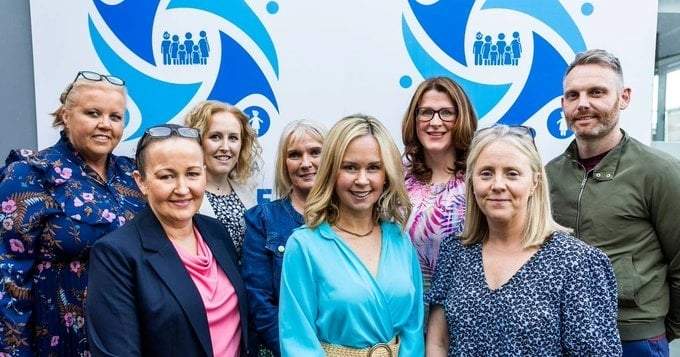 En la imagen, los directores de ocho escuelas de Greystones, Irlanda, que acordaron la medida antismartphones