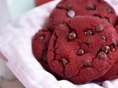 Cookies red velvet: llevá las galletas a otro nivel con esta receta fit que sorprende por su sabor