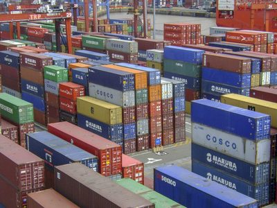 El Gobierno anunció la apertura total de las importaciones de alimentos