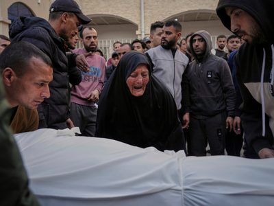 Bombardeos israelíes en Gaza matan a más de 400 palestinos y rompen el alto el fuego con Hamás