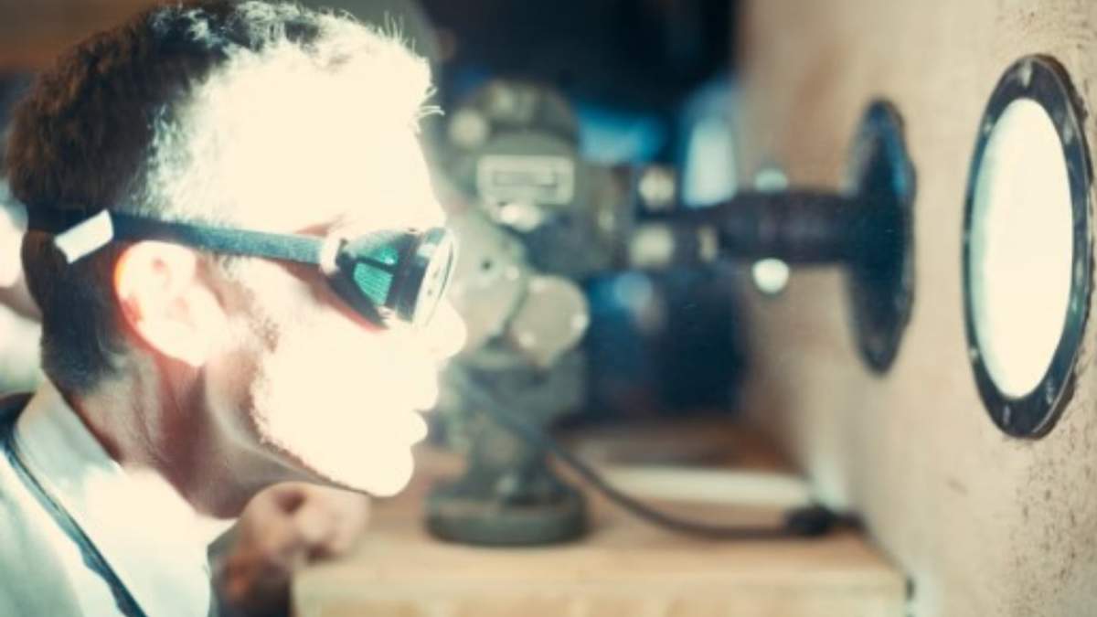 Cillian Murphy en una escena de "Oppenheimer", en esta imagen proporcionada por Universal Pictures