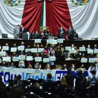 Diputados de MC y PRD tildan de "asesino" y "miserable" a López-Gatell