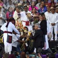 “Es una ofensa”: autoridad indígena reclama a AMLO por entrega del bastón de mando a Sheinbaum