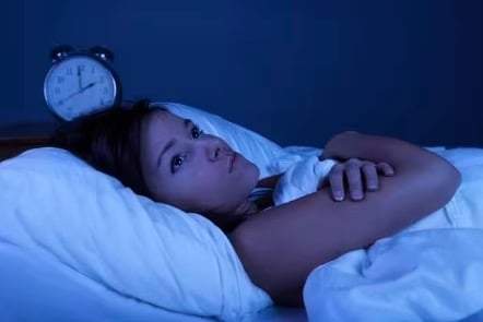 Dormir menos de lo recomendado puede afectar el metabolismo.