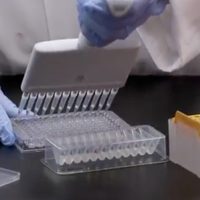 Pfizer anuncia que su vacuna contra covid-19 es efectiva en 90%