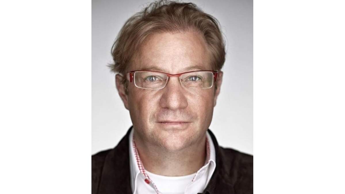 El escritor Andrés Roemer