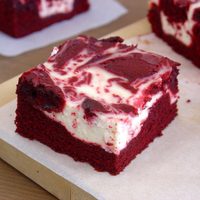 Brownies red velvet cheesecake: una combinación única de sabores en una receta fácil y que vas a amar