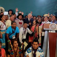 4T se está llevando a cabo sin violencia: López Obrador