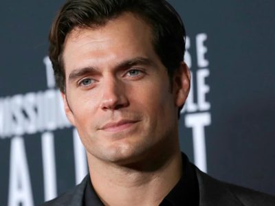 ¡Uff! Henry Cavill y unas fotos de piernas abiertas que te dejarán sin habla ¡Se le marca todo!
