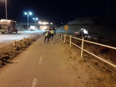 Operativo nocturno de limpieza en la avenida Raúl Alfonsín de Neuquén capital