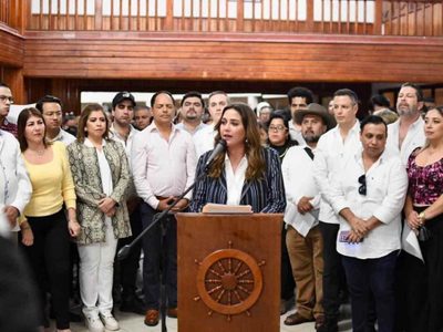 En Veracruz, Anilú Ingram y 800 militantes dejan el PRI para apoyar a Claudia Sheinbaum