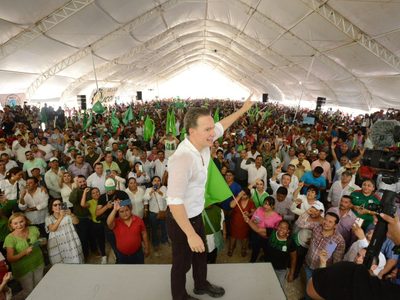 Manuel Velasco llama a cerrar filas con el presidente