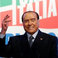 Tras nueve años, Silvio Berlusconi vuelve al congreso italiano