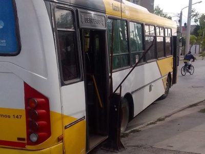 Un nuevo desperfecto mecánico: un colectivo debió suspender el servicio