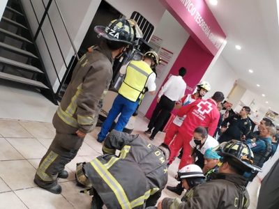Elevador se desplomó en una tienda en el centro comercial Gran Sur; falleció una mujer de 85 años