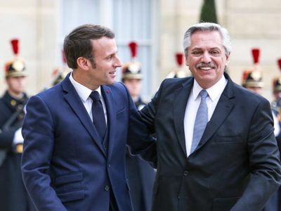 Deuda y pandemia: Fernández y Macron analizaron la situación en ambos países