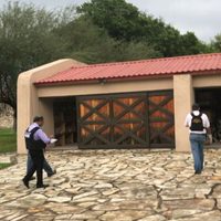 Catean rancho de Eugenio Hernández en busca de cómplices