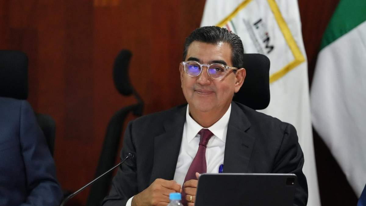 Sergio Salomón Céspedes en la ceremonia de transición como nuevo comisionado del INM