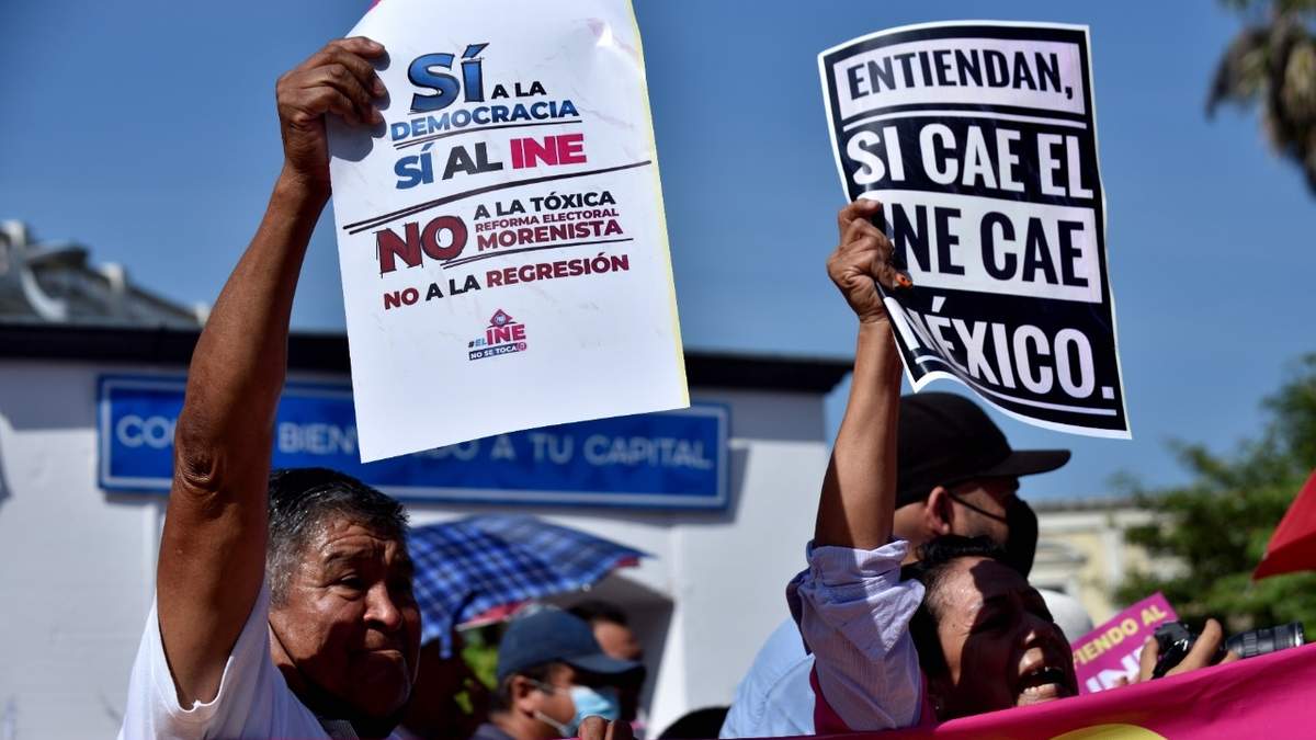 Manifestantes en Colima
