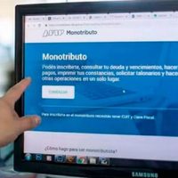 AFIP anunció dos medidas que buscan beneficiar a quienes pagan el monotributo mes a mes