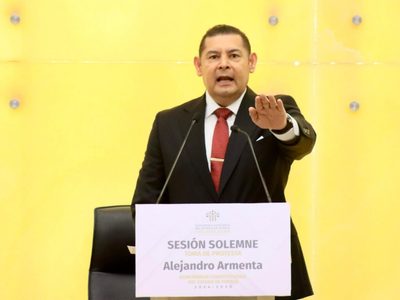 Alejandro Armenta toma protesta como gobernador de Puebla